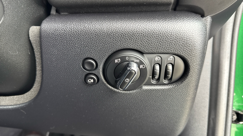 MINI Hatchback 2.0 Cooper S Exclusive 3dr Auto Petrol Hatchback